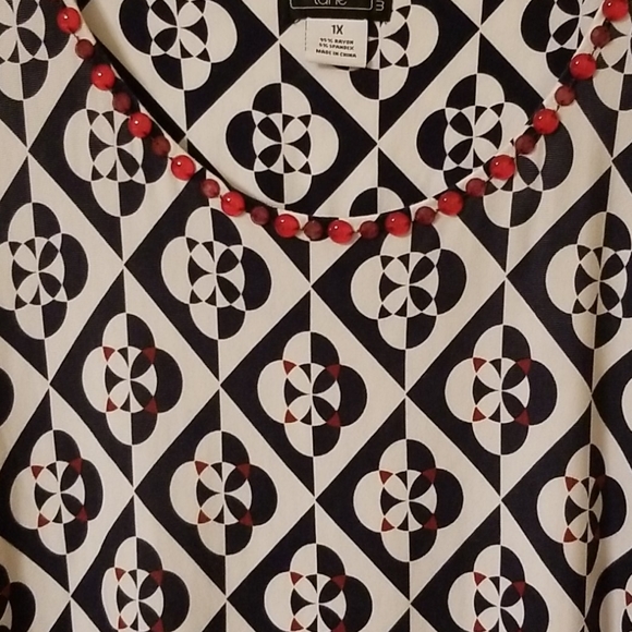 Lark Lane woman Tunic - Picture 2 of 5